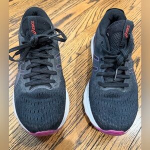 ASICS Gel Nimbus 24 Women's Black and Orchid running sneakers, women’s size 8